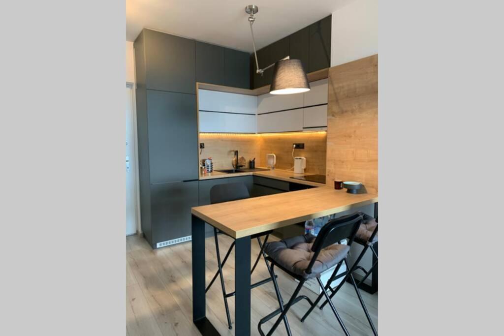 Modern Studio Apartment With Balcony Appartement Boedapest